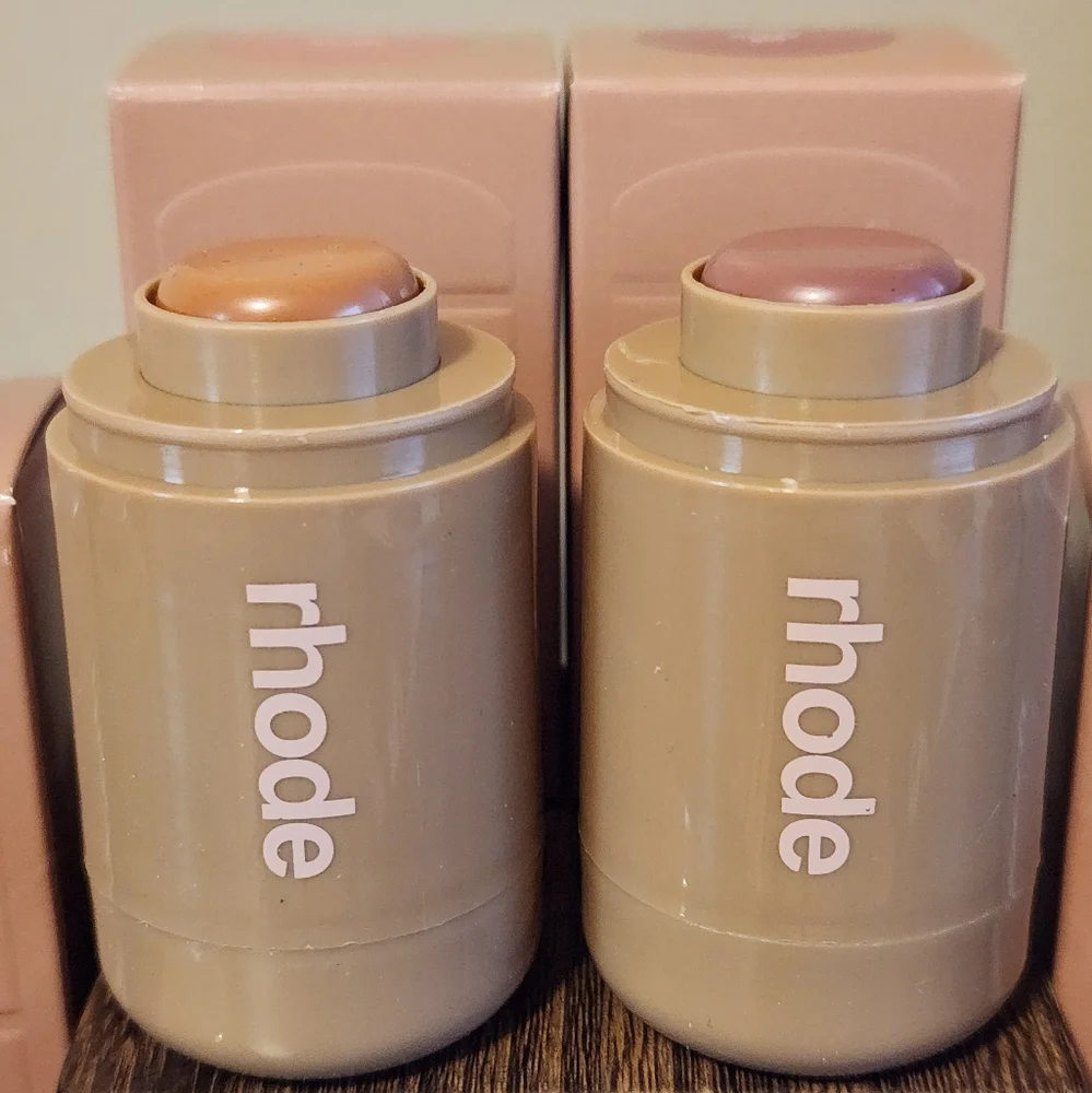 RHODE POCKET BLUSH - Picture 2 of 16